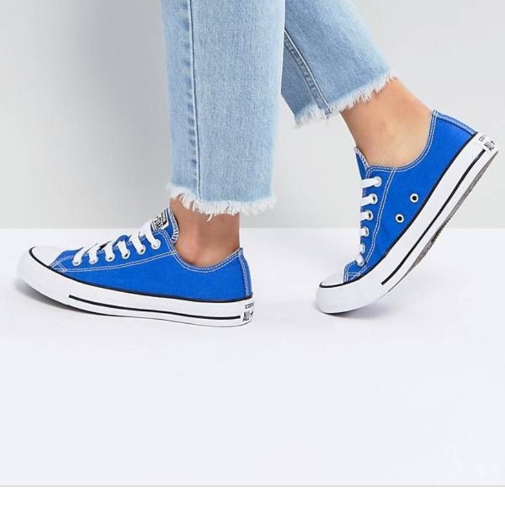 Converse size 8